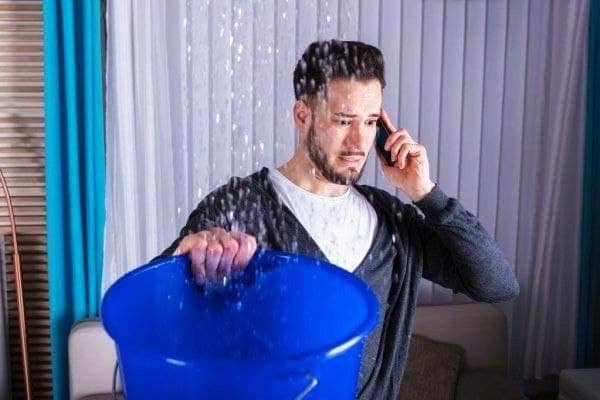 Слив воды с натяжного потолка в Могилёве 