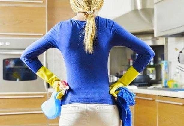 Уход за натяжными потолками из ПВХ